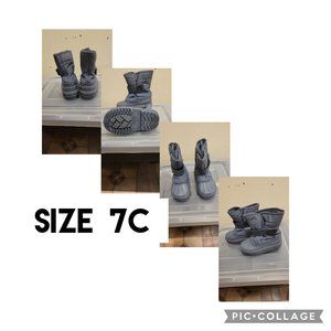 Snow boots for toddler's